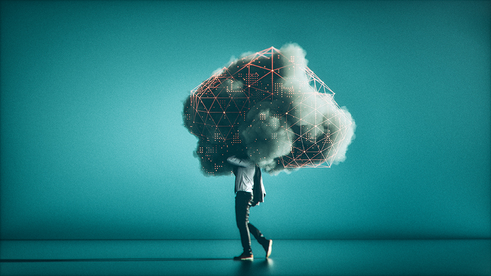 Eine Person, die umhüllt ist von einer Wolke mit einem Netzwerk aus Daten, dargestellt durch ein Lichternetz, als Symbol für das Thema Datenplattform Mensch