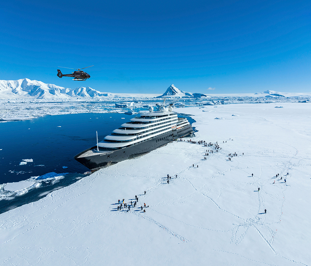 Foto der Scenic Eclipse II im Eismeer