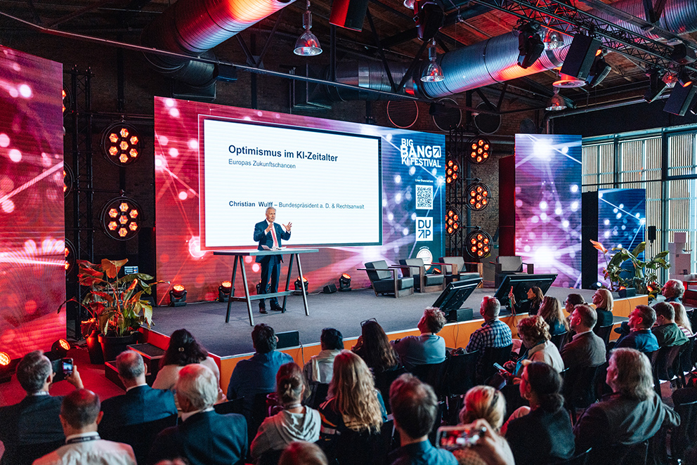 Christian Wulff auf der Bühne des BIG BANG KI FESTIVALS 2026